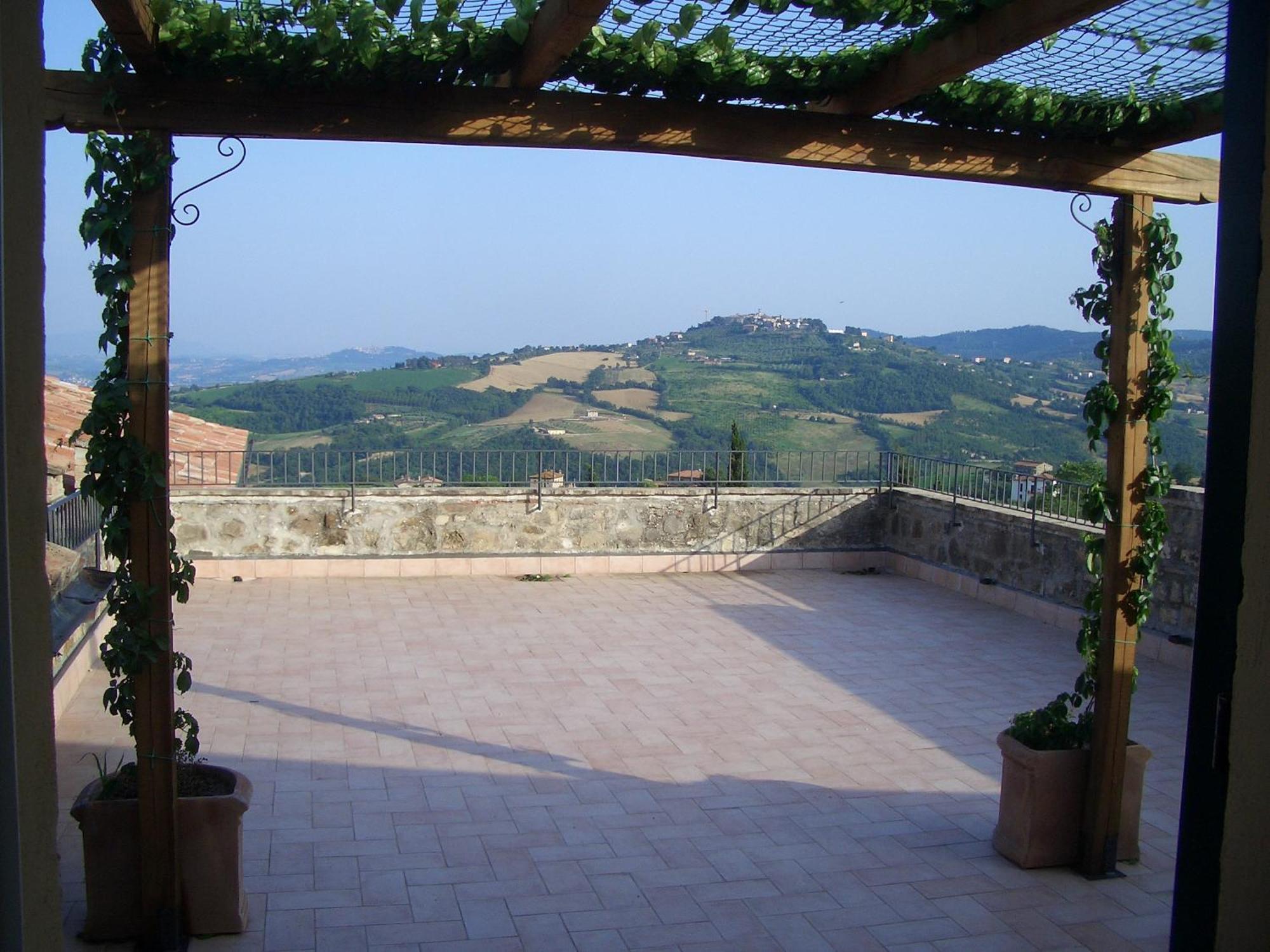 Agriturismo Tenuta Conti Faina Fratta Todina Luaran gambar