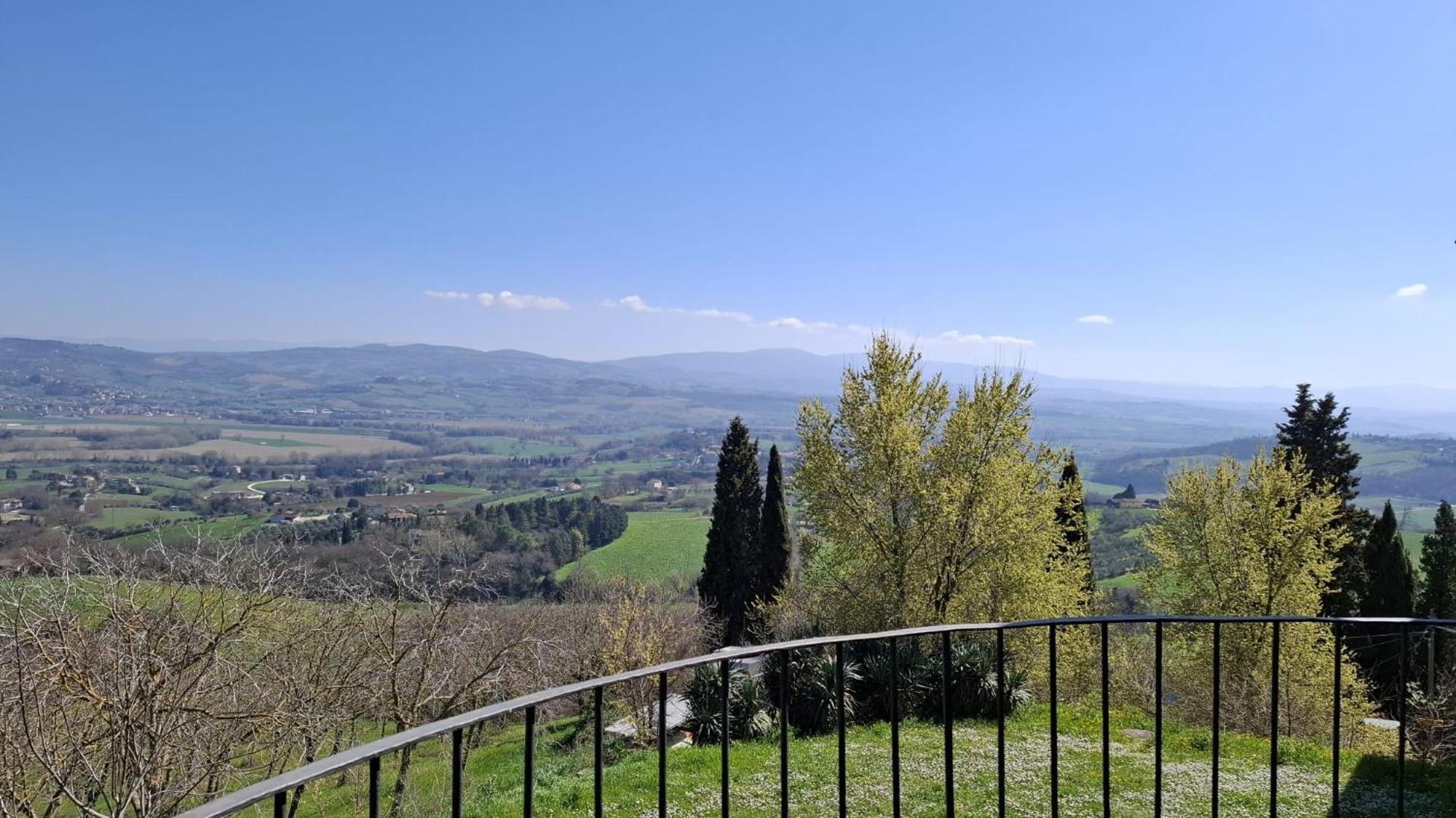 Agriturismo Tenuta Conti Faina Fratta Todina Luaran gambar